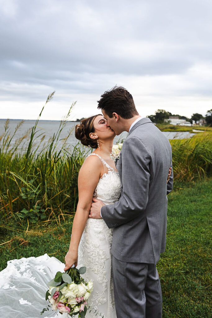 Waterfront wedding at Gatling Pointe Yacht Club Smithfield11