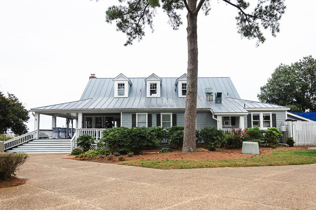 Waterfront wedding at Gatling Pointe Yacht Club Smithfield3